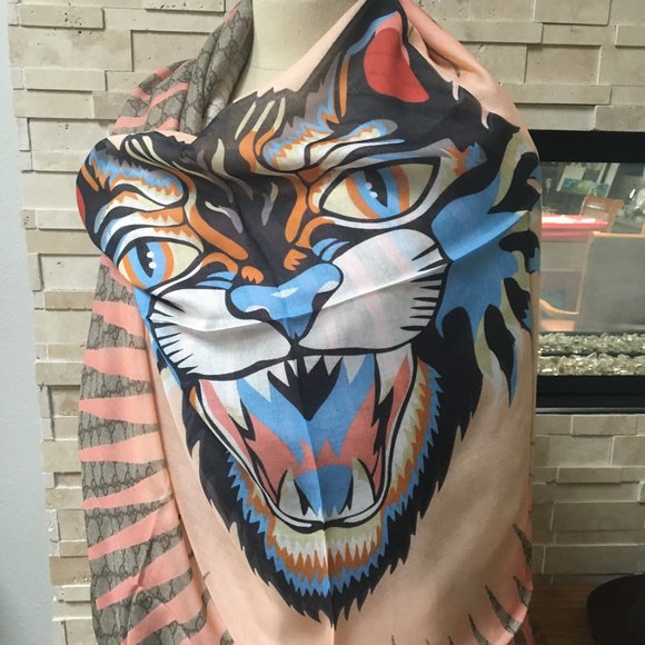 Gucci Scarf/Wrap - Picture 5 of 14